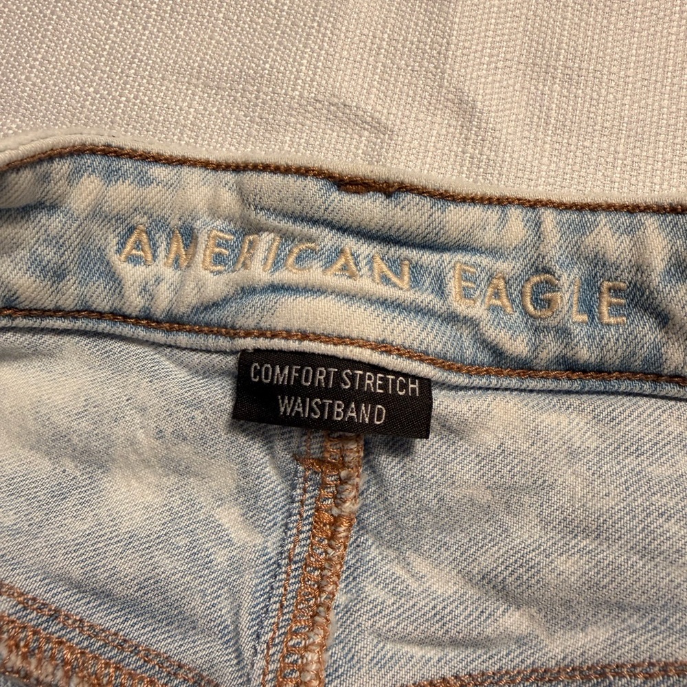 American Eagle Outfitters Light Wash Blue Comfort Stretch Waistband Jeans - Picture 5 of 10